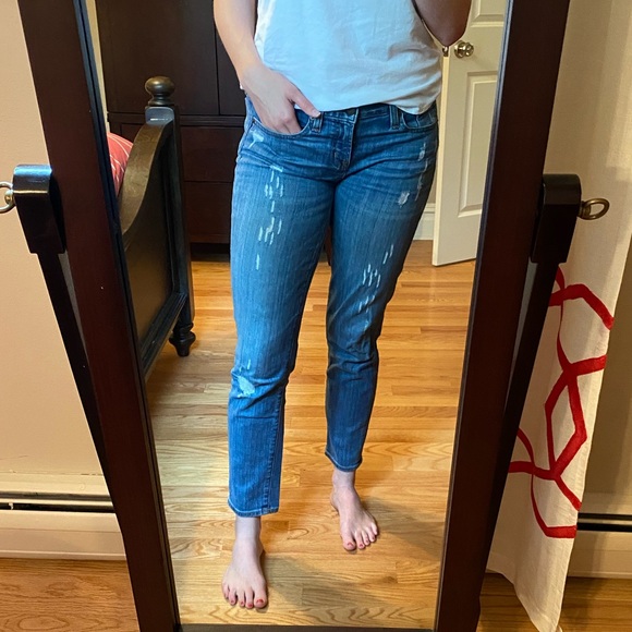 Cropped Distressed Jeans - Picture 1 of 4